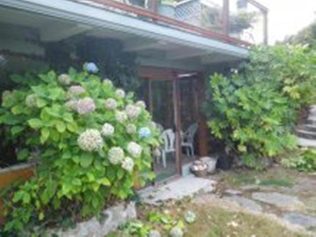 Beach Estates Inn Bed And Breakfast Nanaimo Exterior photo