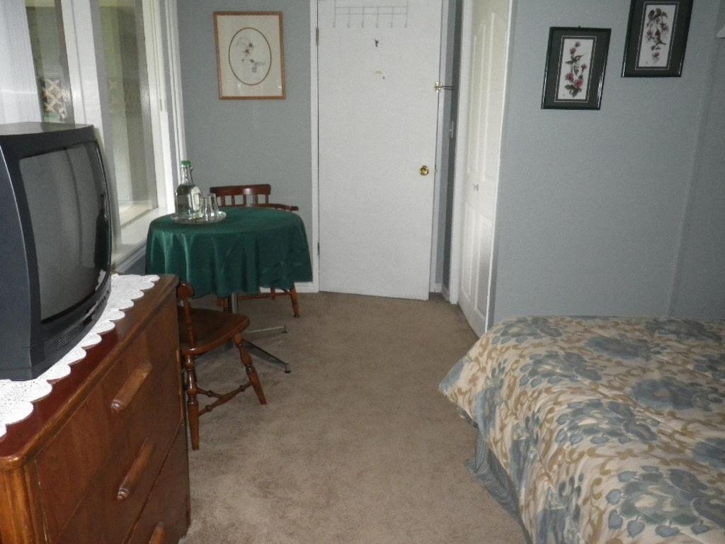 Beach Estates Inn Bed And Breakfast Nanaimo Room photo